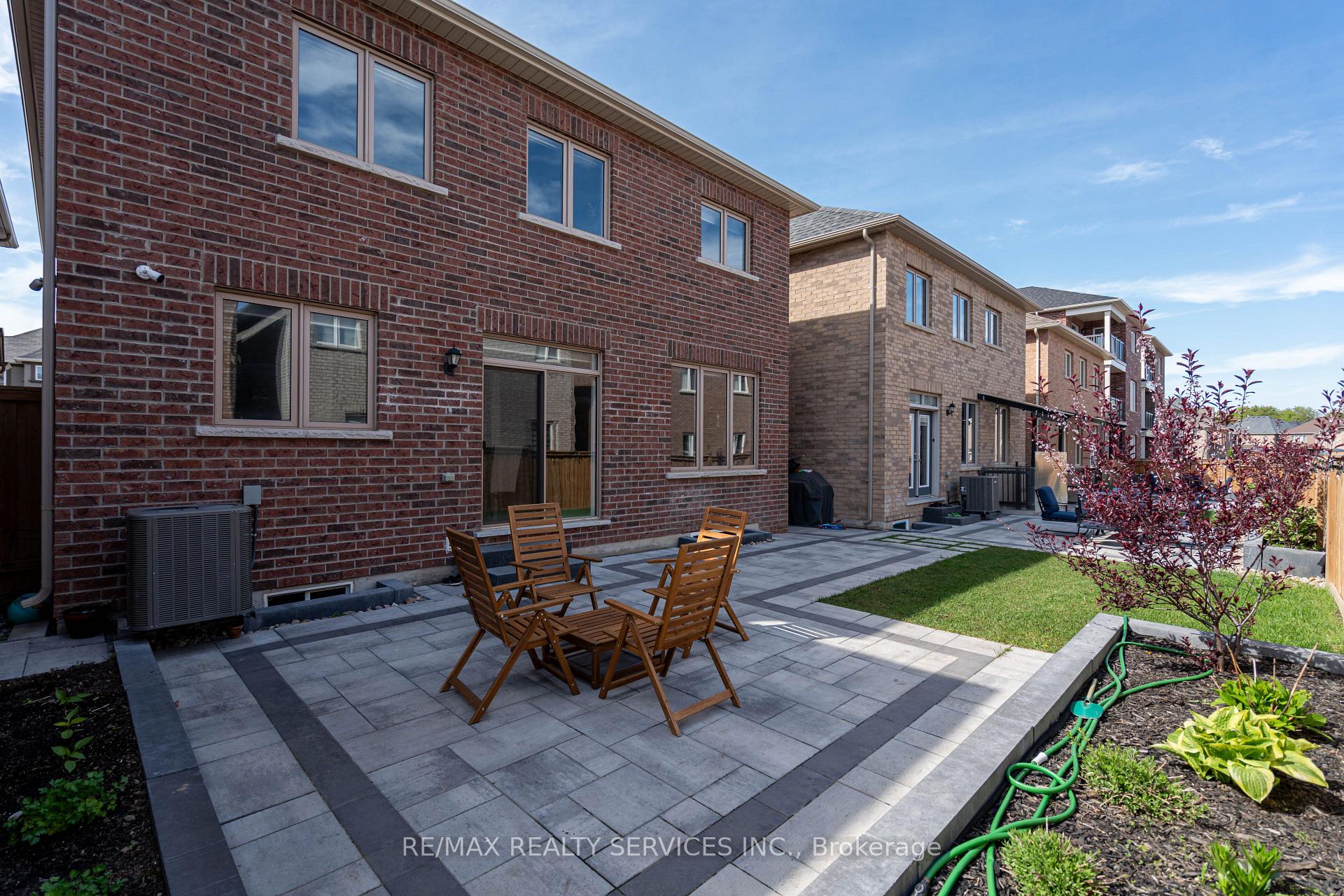 Photo 37 of 105 Benhurst Crescent, Brampton, Northwest Brampton — HOMEH