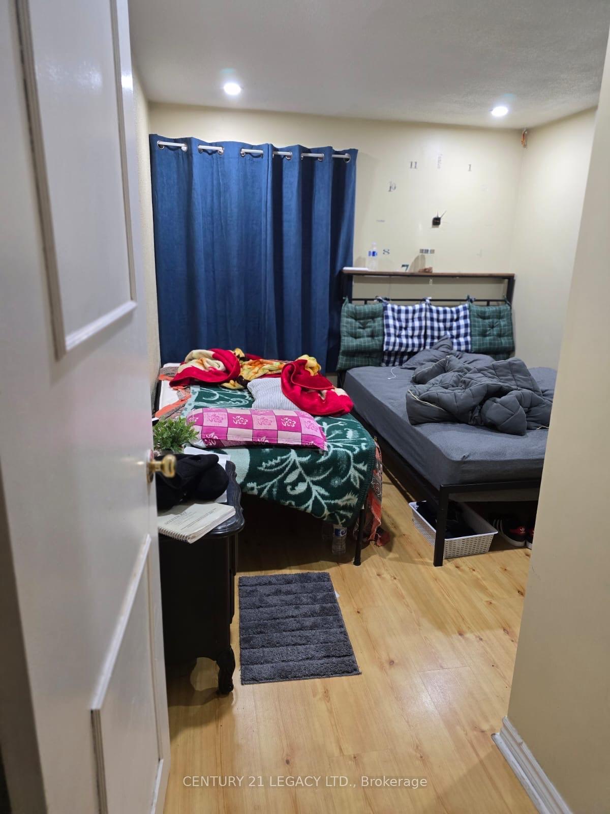 Photo 4 of 3 Hernon Court, Brampton, Central Park — HOMEH