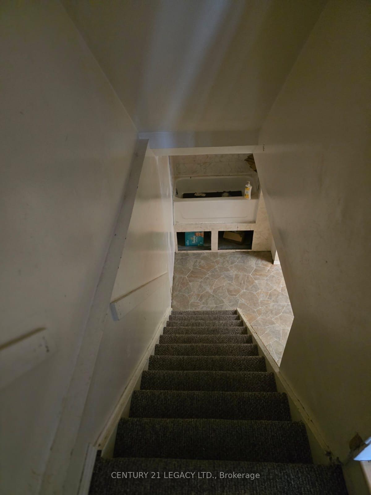 Photo 8 of 3 Hernon Court, Brampton, Central Park — HOMEH