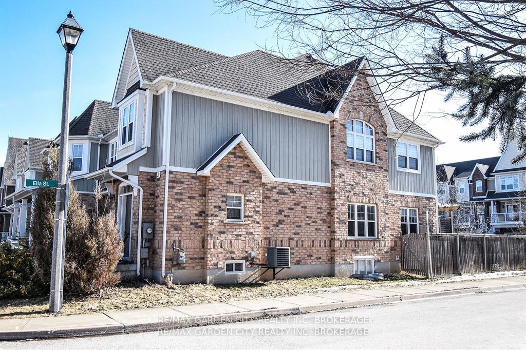 Photo 4 of 47 Montebello Place, St. Catharines, Downtown — HOMEH