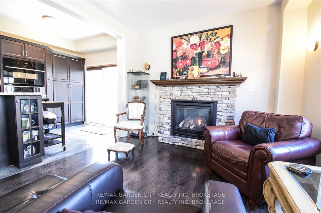 Photo 10 of 47 Montebello Place, St. Catharines, Downtown — HOMEH