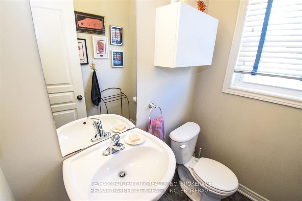 Photo 25 of 47 Montebello Place, St. Catharines, Downtown — HOMEH