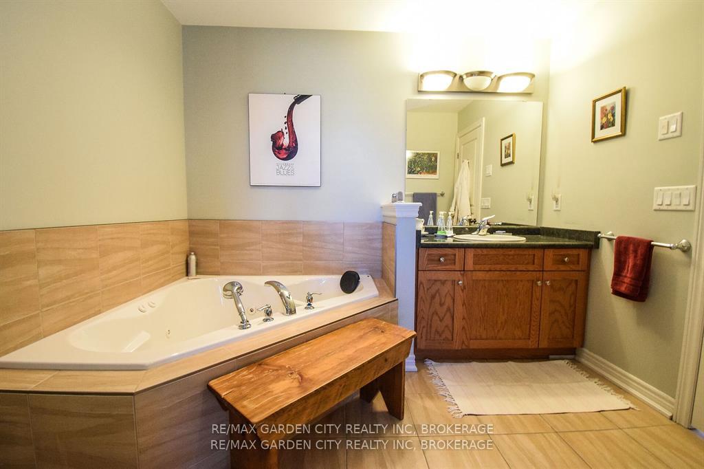 Photo 40 of 47 Montebello Place, St. Catharines, Downtown — HOMEH