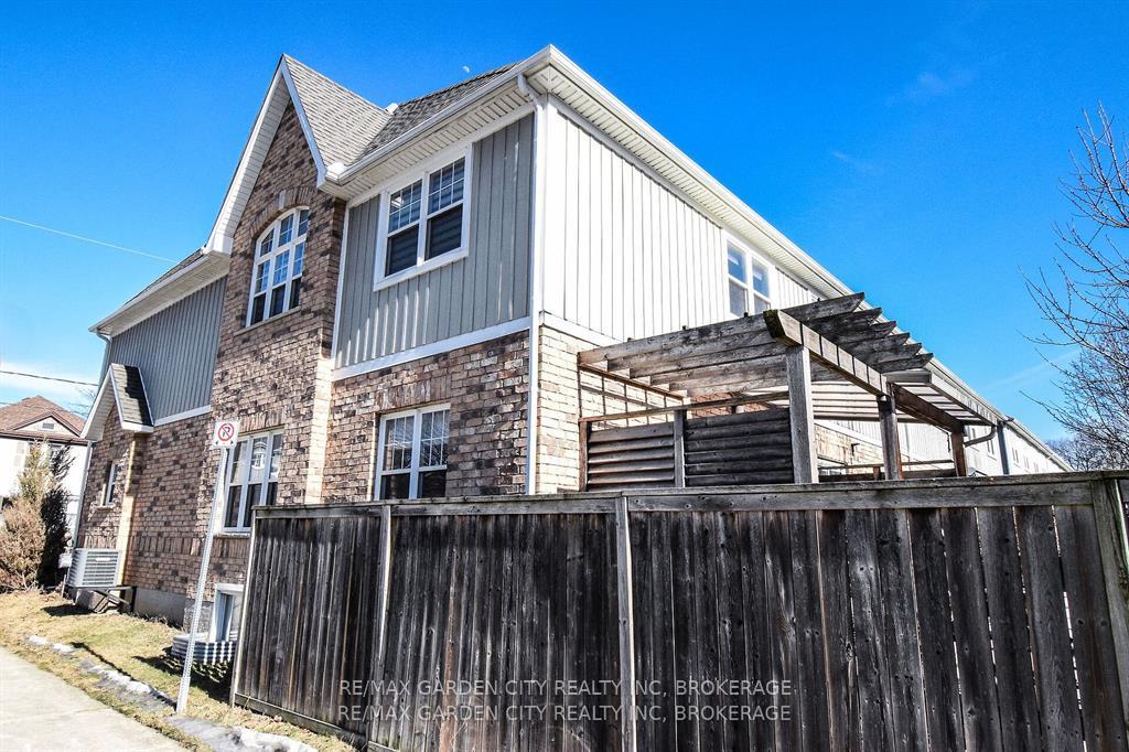 Photo 49 of 47 Montebello Place, St. Catharines, Downtown — HOMEH