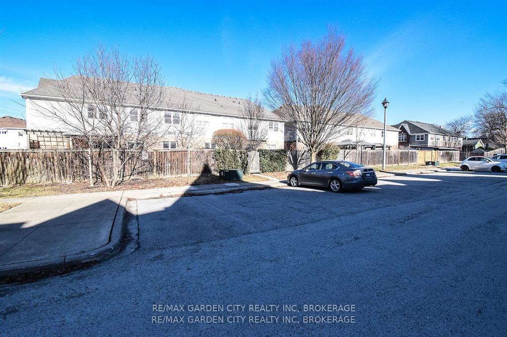 Photo 50 of 47 Montebello Place, St. Catharines, Downtown — HOMEH
