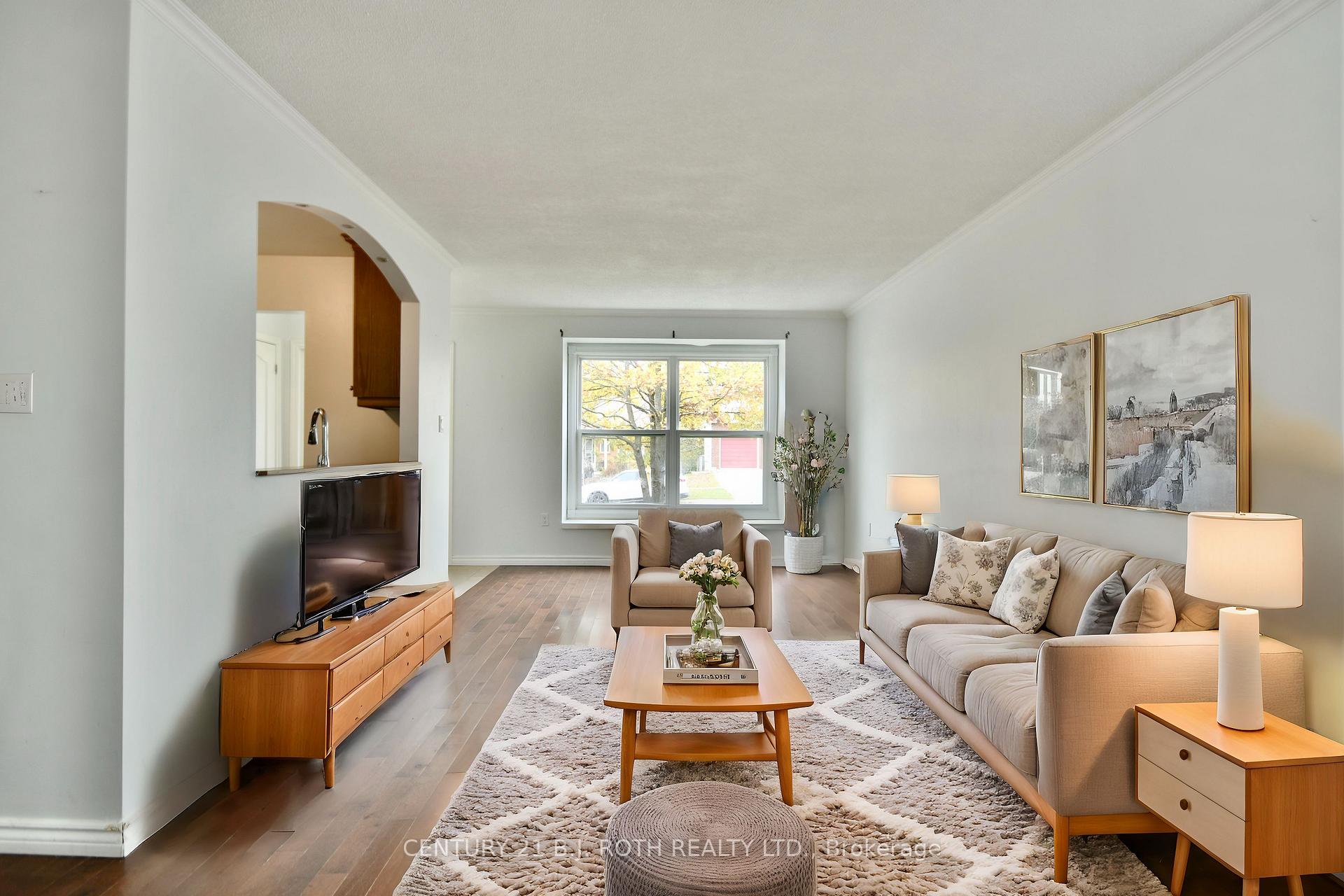 Photo 4 of 51 Gosney Crescent, Barrie, Painswick North — HOMEH