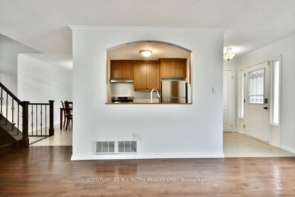 Photo 5 of 51 Gosney Crescent, Barrie, Painswick North — HOMEH