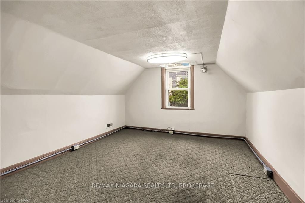 Photo 24 of 145 Welland Avenue, St. Catharines, Downtown — HOMEH