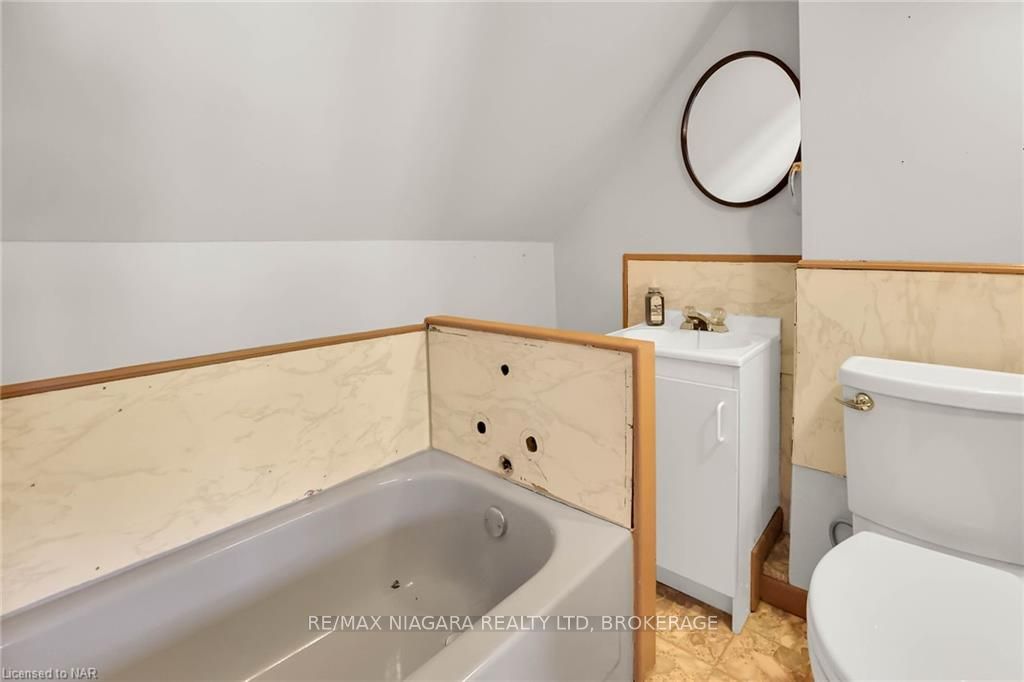 Photo 30 of 145 Welland Avenue, St. Catharines, Downtown — HOMEH