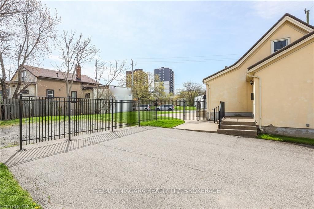Photo 47 of 145 Welland Avenue, St. Catharines, Downtown — HOMEH