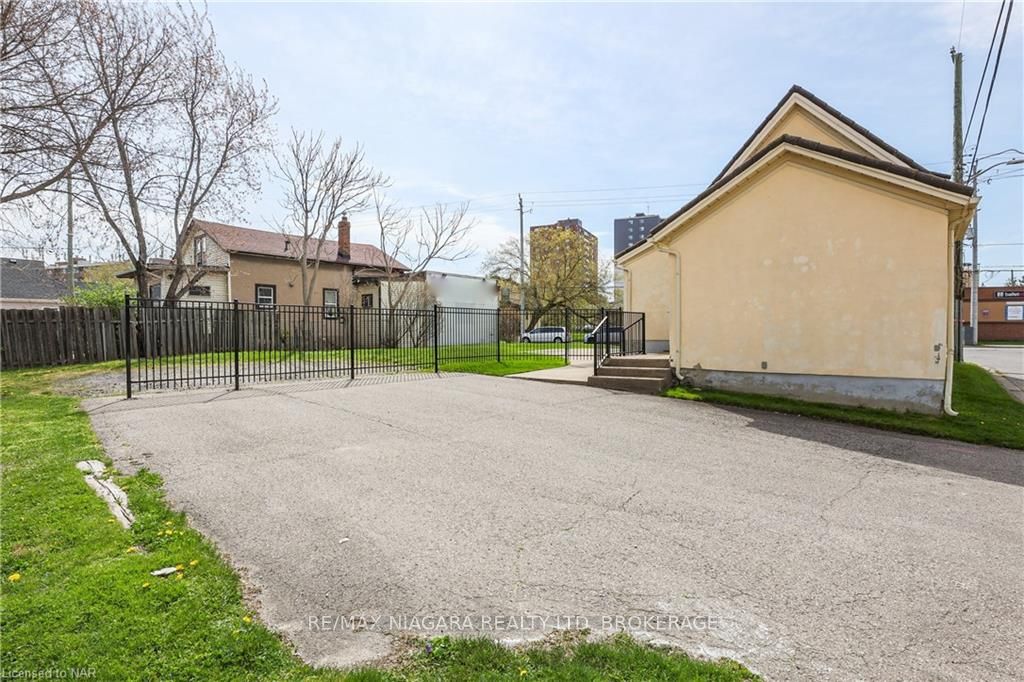 Photo 48 of 145 Welland Avenue, St. Catharines, Downtown — HOMEH
