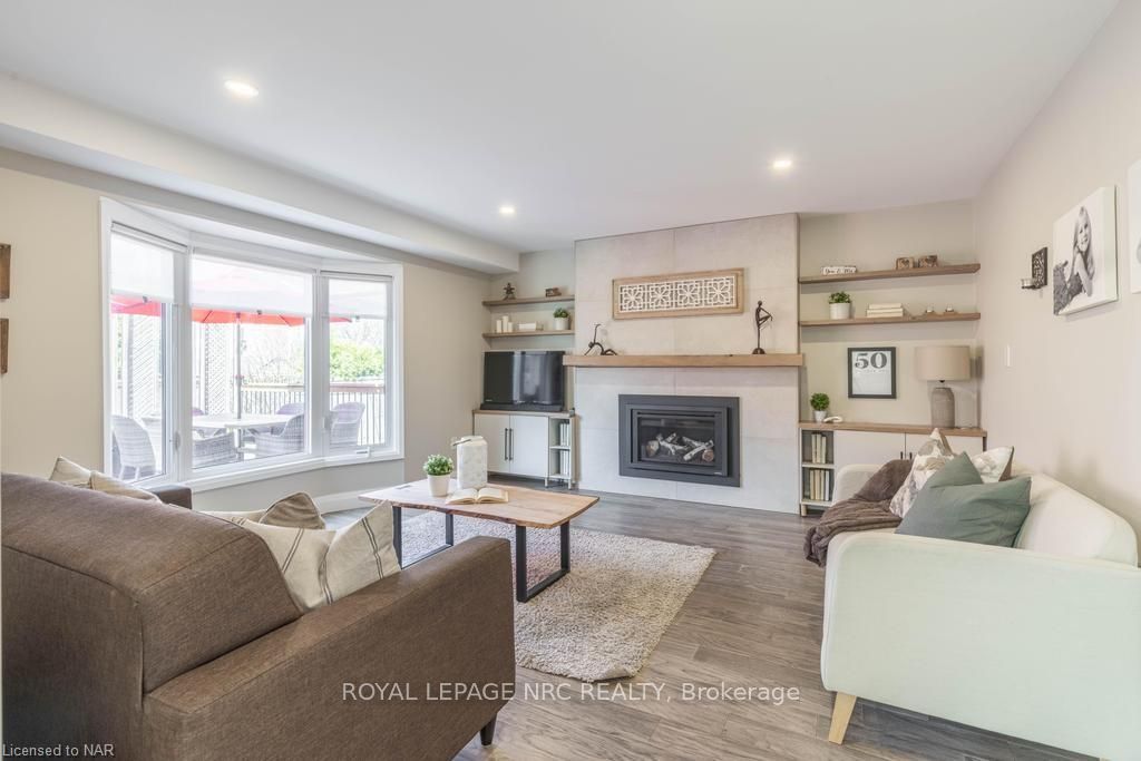 Photo 4 of 42 Cheritan Court, St. Catharines, Port Dalhousie — HOMEH
