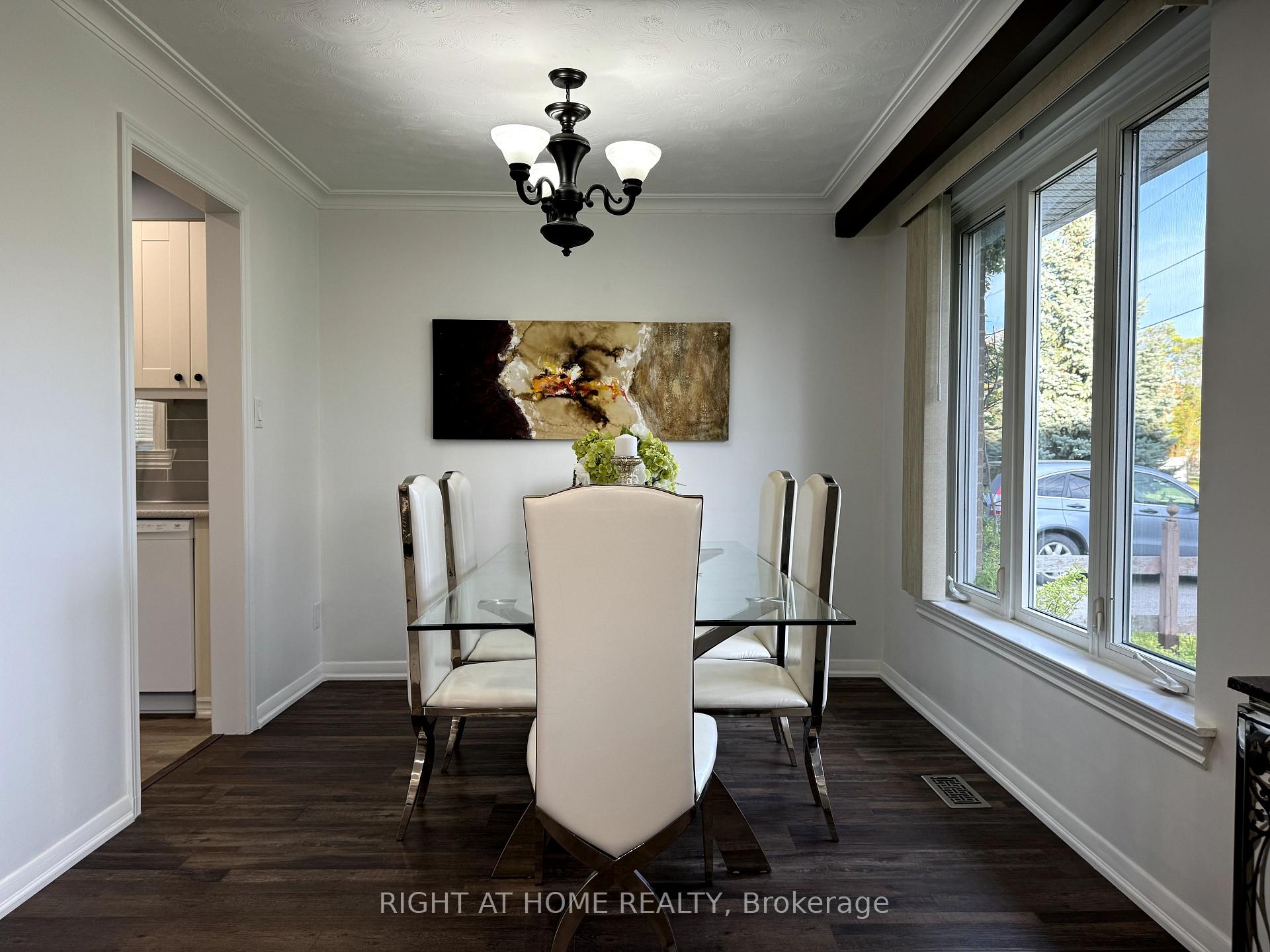 Photo 5 of 4 Aurora Heights Drive, Aurora, Aurora Heights — HOMEH
