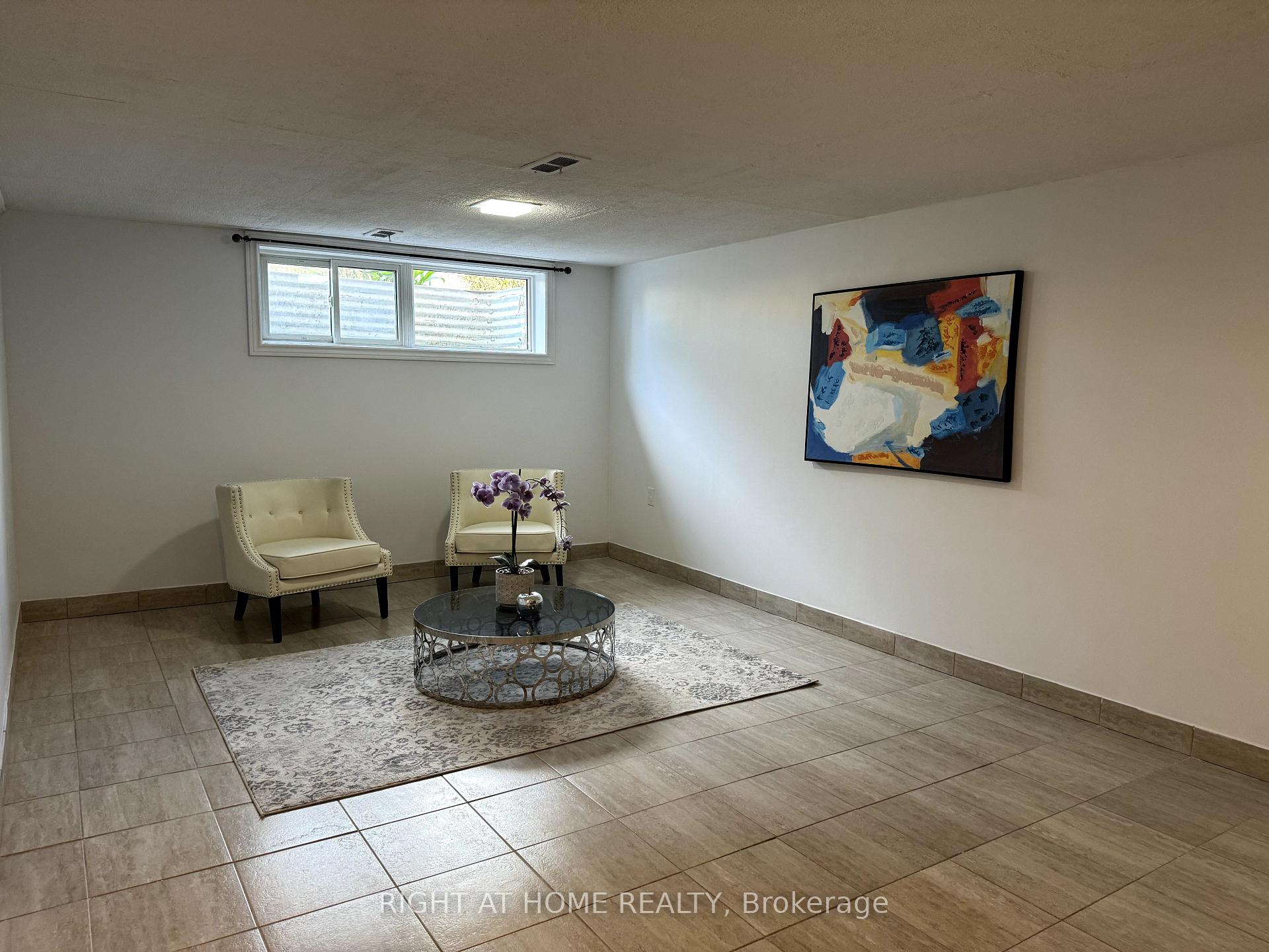 Photo 18 of 4 Aurora Heights Drive, Aurora, Aurora Heights — HOMEH