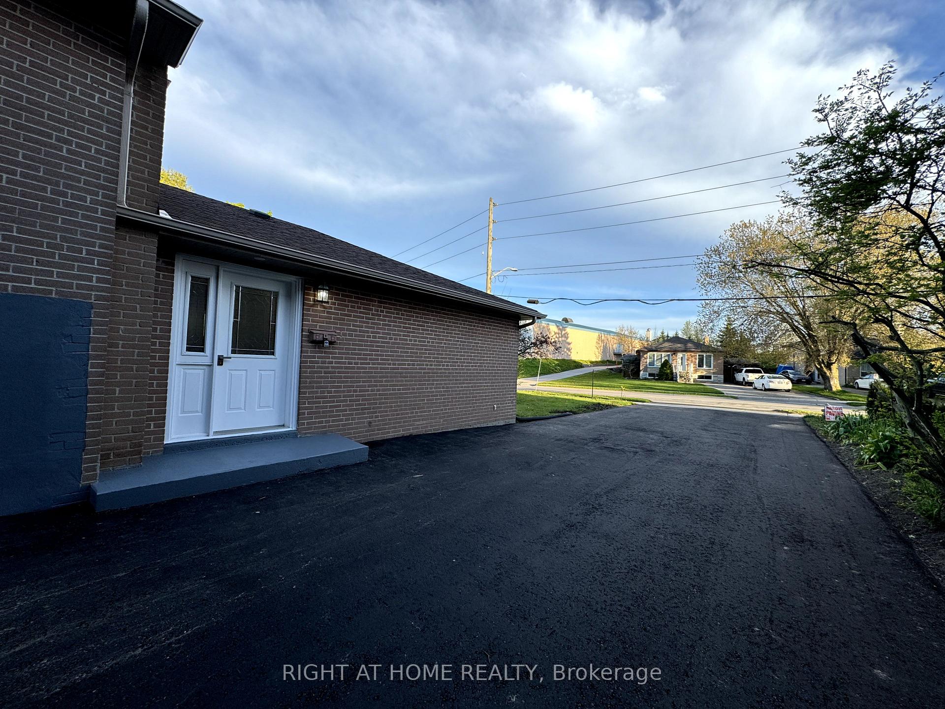 Photo 20 of 4 Aurora Heights Drive, Aurora, Aurora Heights — HOMEH