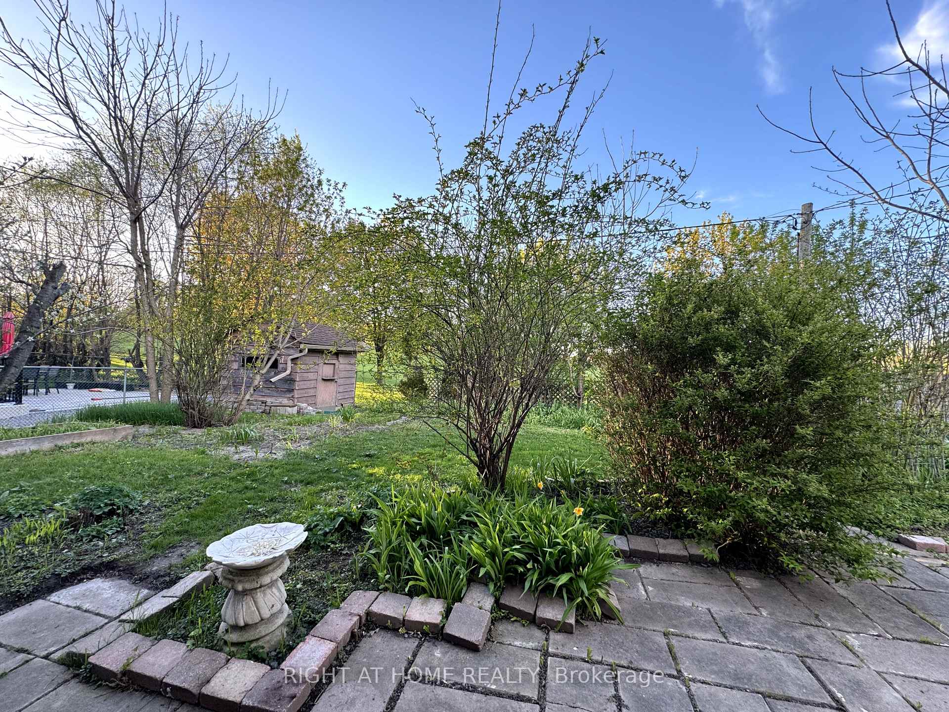 Photo 24 of 4 Aurora Heights Drive, Aurora, Aurora Heights — HOMEH
