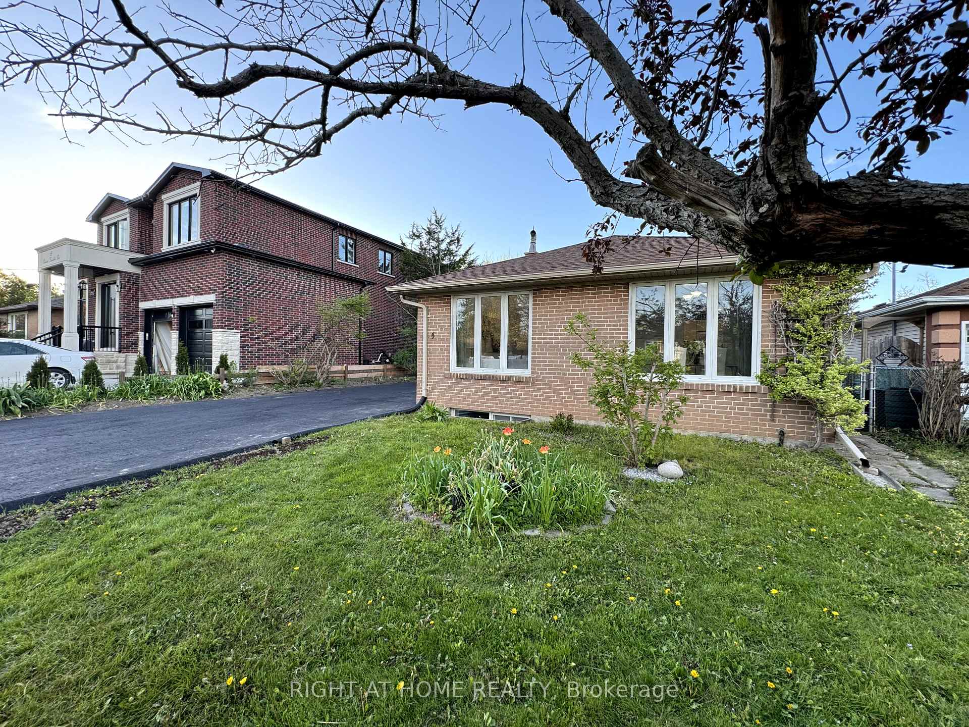 Photo 29 of 4 Aurora Heights Drive, Aurora, Aurora Heights — HOMEH