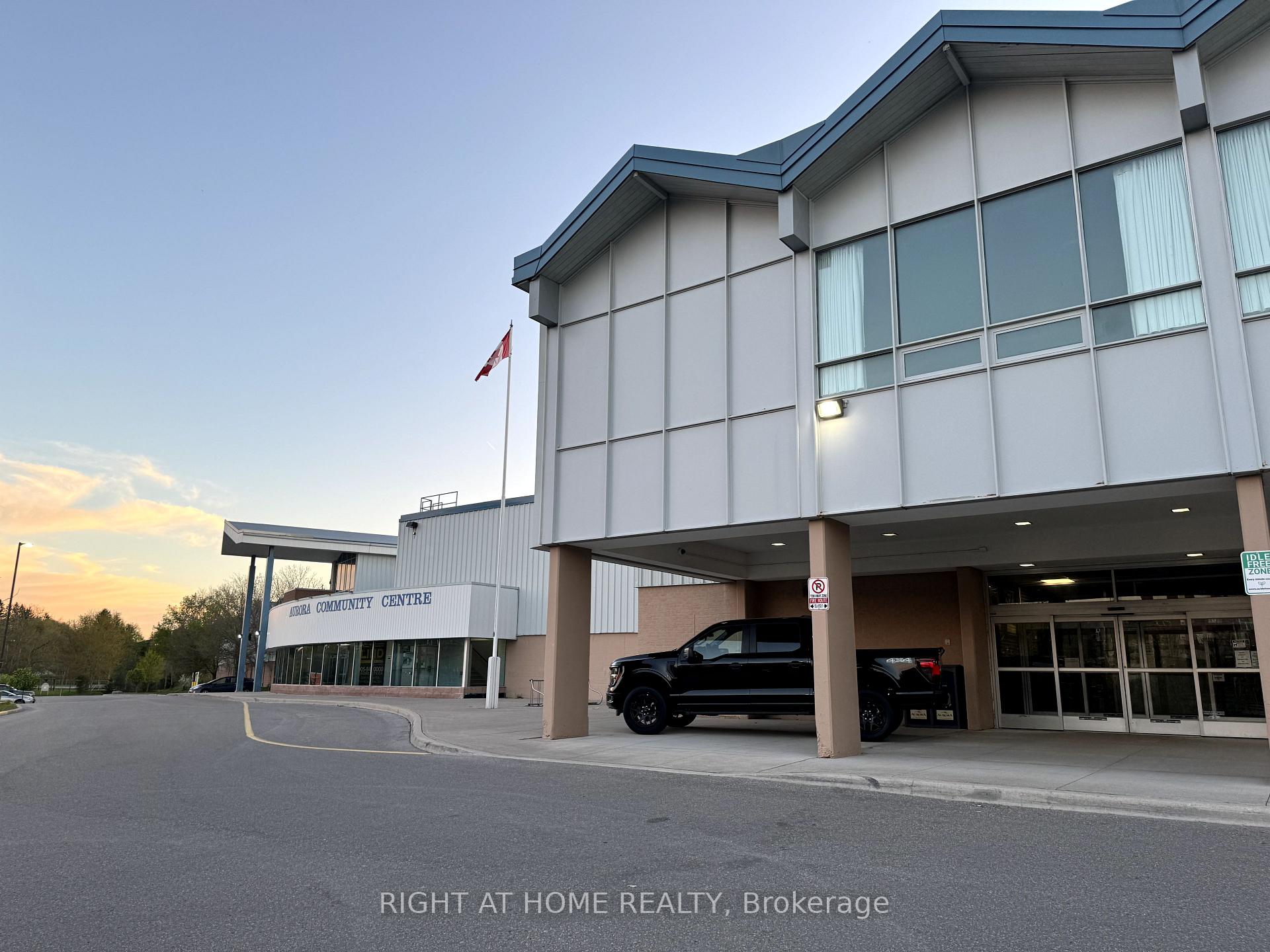 Photo 27 of 4 Aurora Heights Drive, Aurora, Aurora Heights — HOMEH