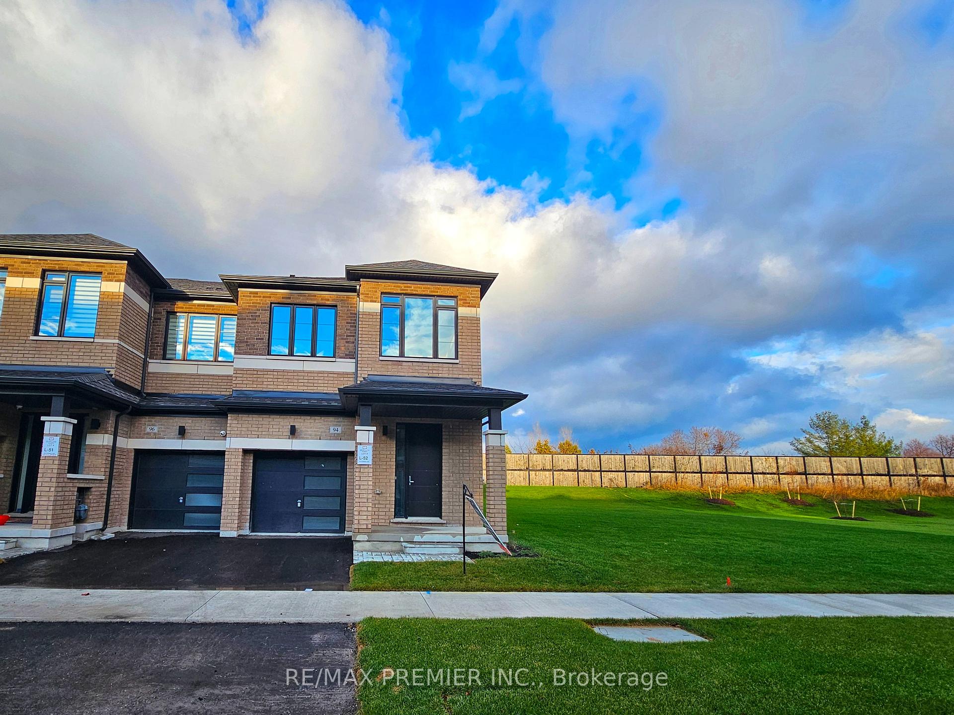 Front of 94 Turnberry Lane