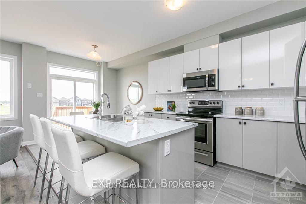 Photo 13 of 115 Teelin Circle, Ottawa, Barrhaven - Half Moon Bay — HOMEH
