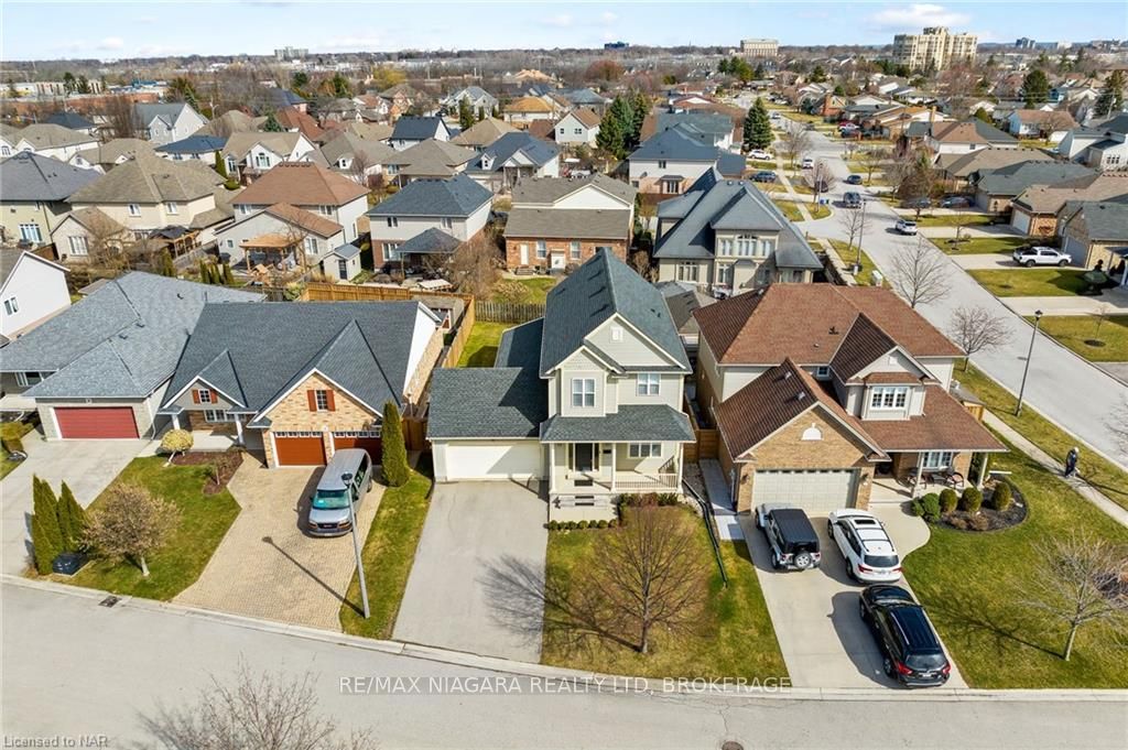 Photo 51 of 4 Heather Lane, St. Catharines, Grapeview — HOMEH