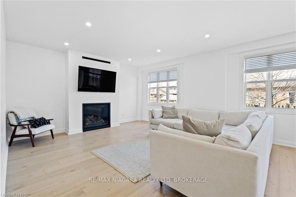 Photo 13 of 4 Heather Lane, St. Catharines, Grapeview — HOMEH