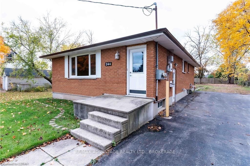 Photo 3 of 244 Alma Street, St. Thomas — HOMEH