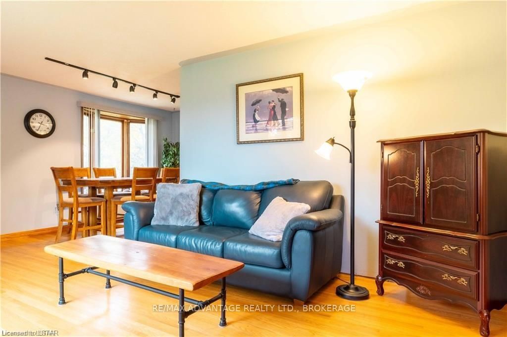 Photo 4 of 244 Alma Street, St. Thomas — HOMEH