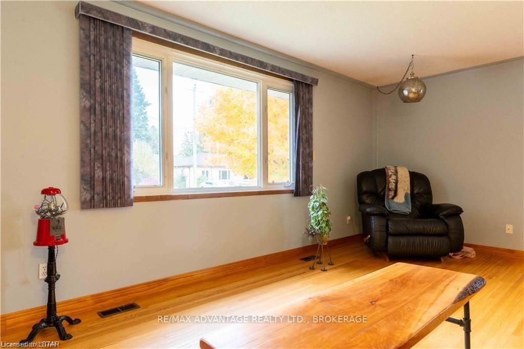Photo 5 of 244 Alma Street, St. Thomas — HOMEH