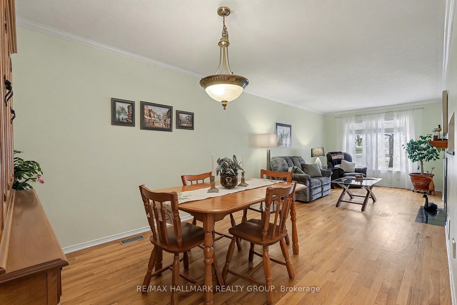 Photo 3 of 1690 Jobin Crescent, Ottawa, Carson Grove — HOMEH