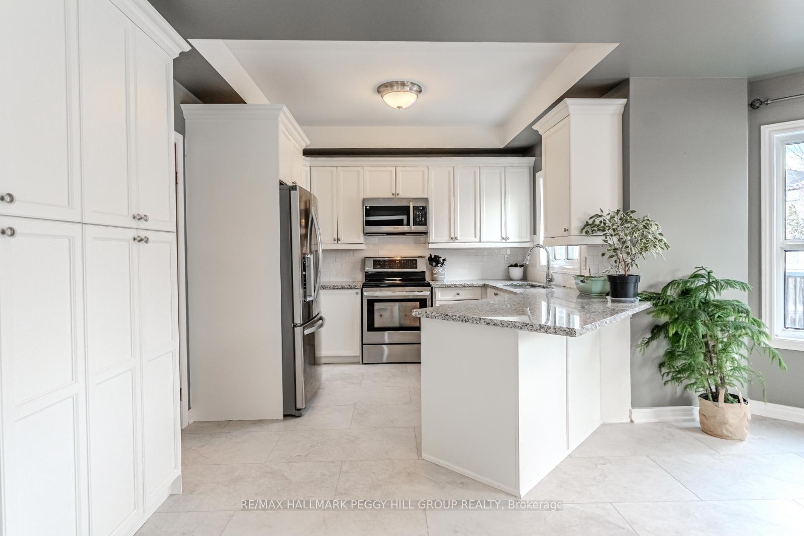 Photo 2 of 25 Serena Lane, Barrie, Painswick South — HOMEH