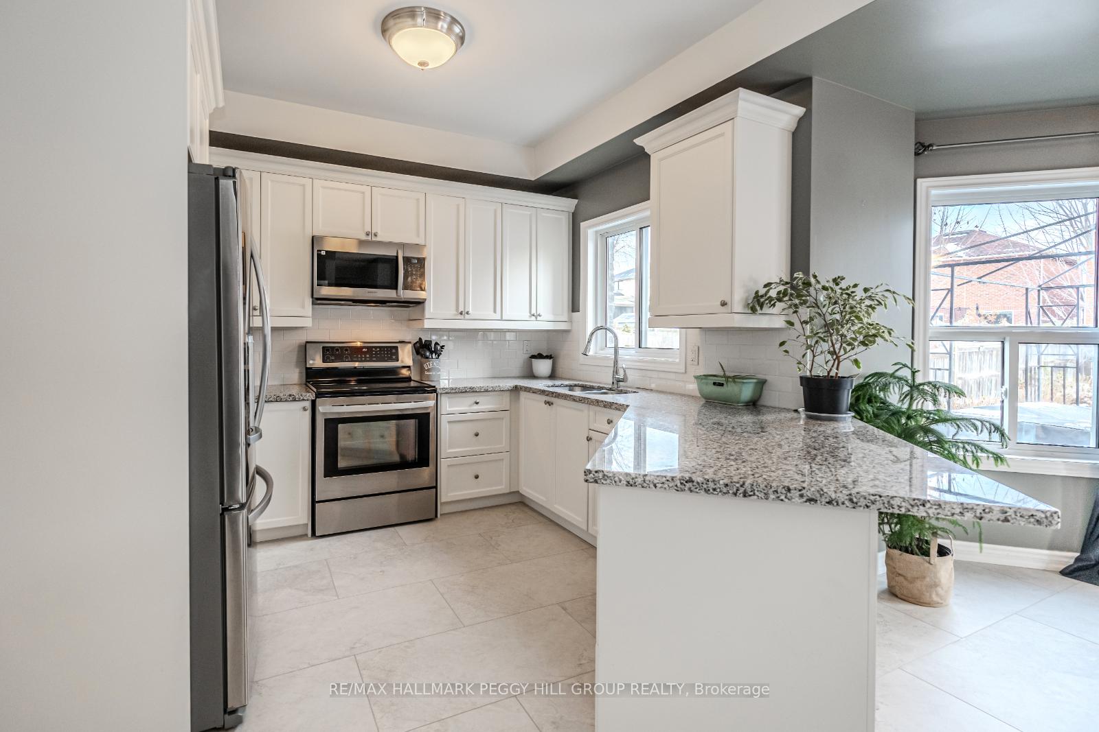 Photo 3 of 25 Serena Lane, Barrie, Painswick South — HOMEH
