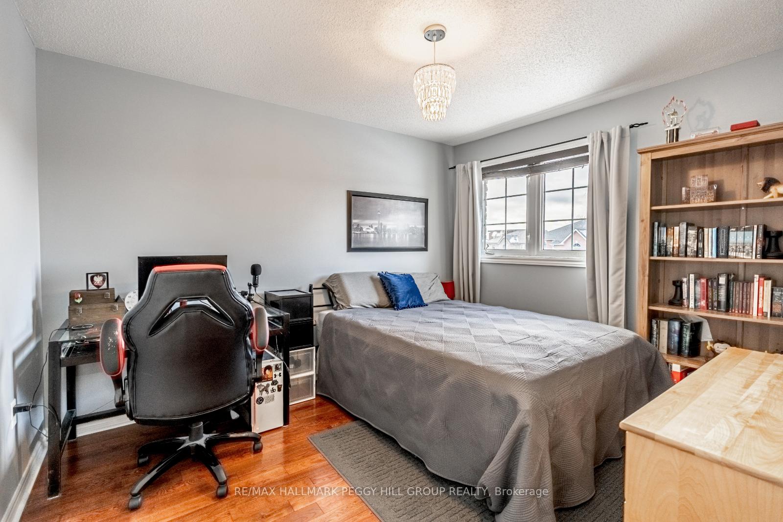 Photo 14 of 25 Serena Lane, Barrie, Painswick South — HOMEH