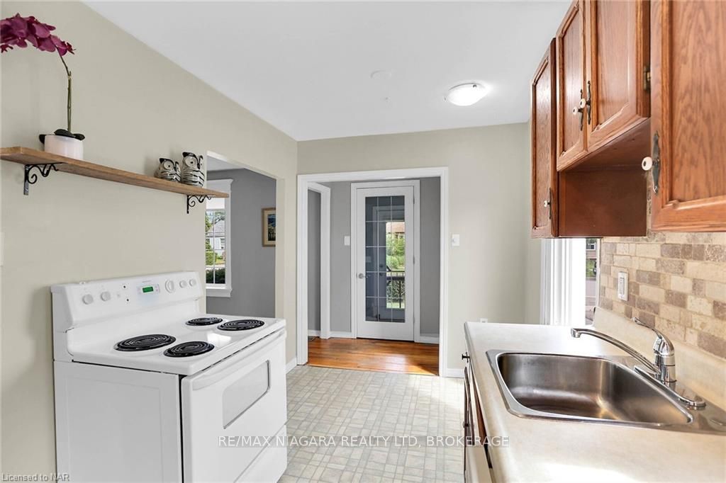 Photo 9 of 6 Ingram Place, St. Catharines, Oakdale — HOMEH