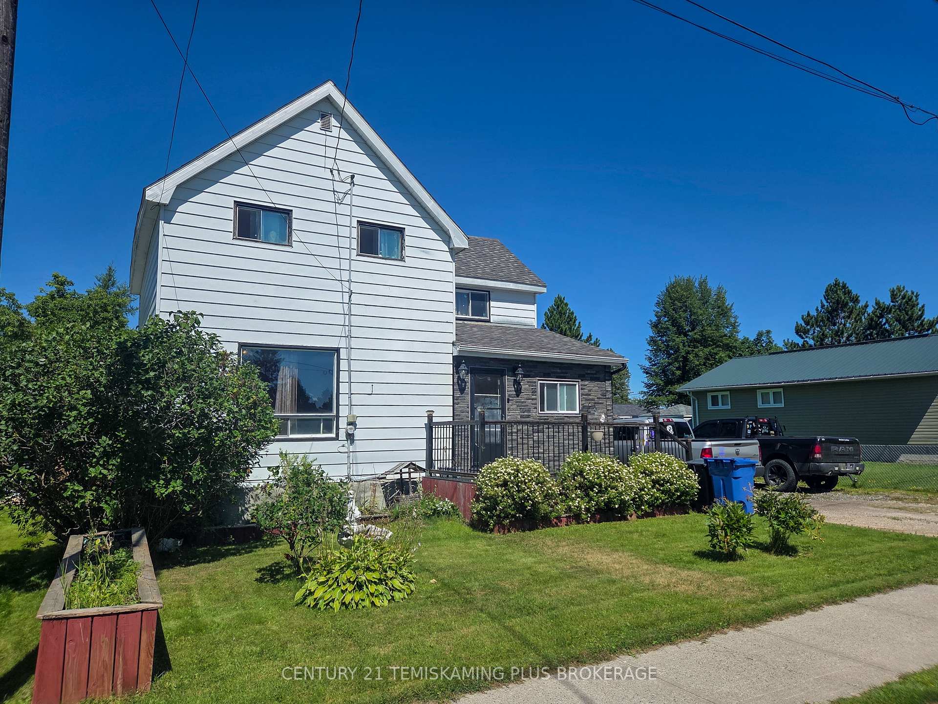 Photo 2 of 45 6th Avenue, Englehart — HOMEH