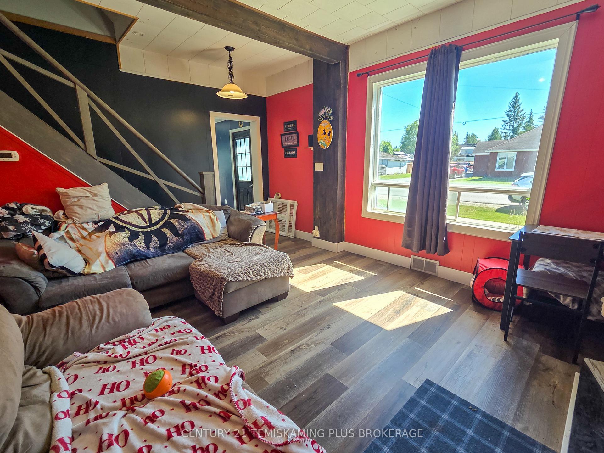 Photo 7 of 45 6th Avenue, Englehart — HOMEH
