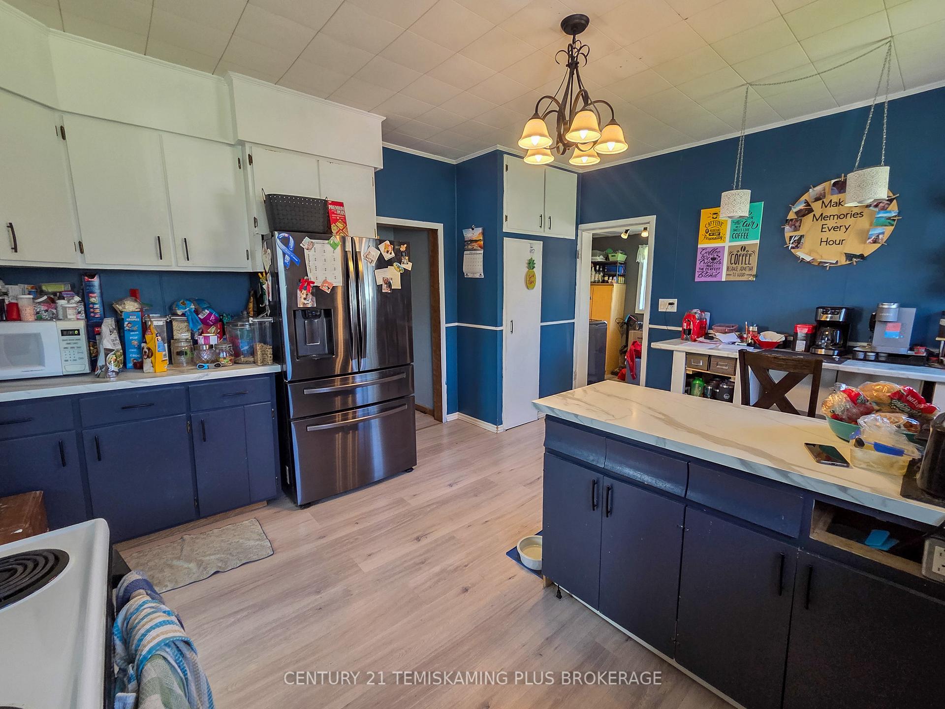 Photo 10 of 45 6th Avenue, Englehart — HOMEH