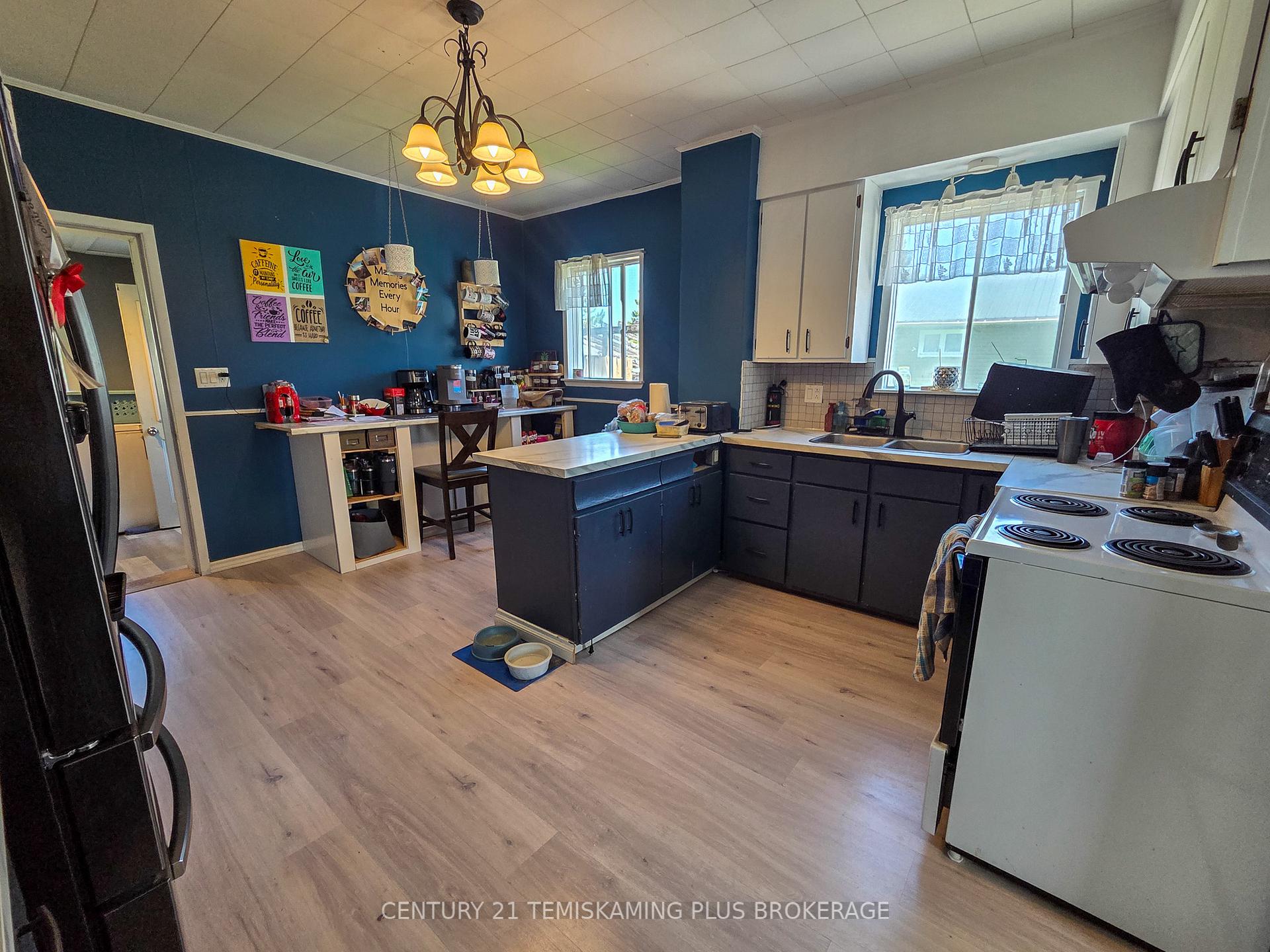Photo 11 of 45 6th Avenue, Englehart — HOMEH