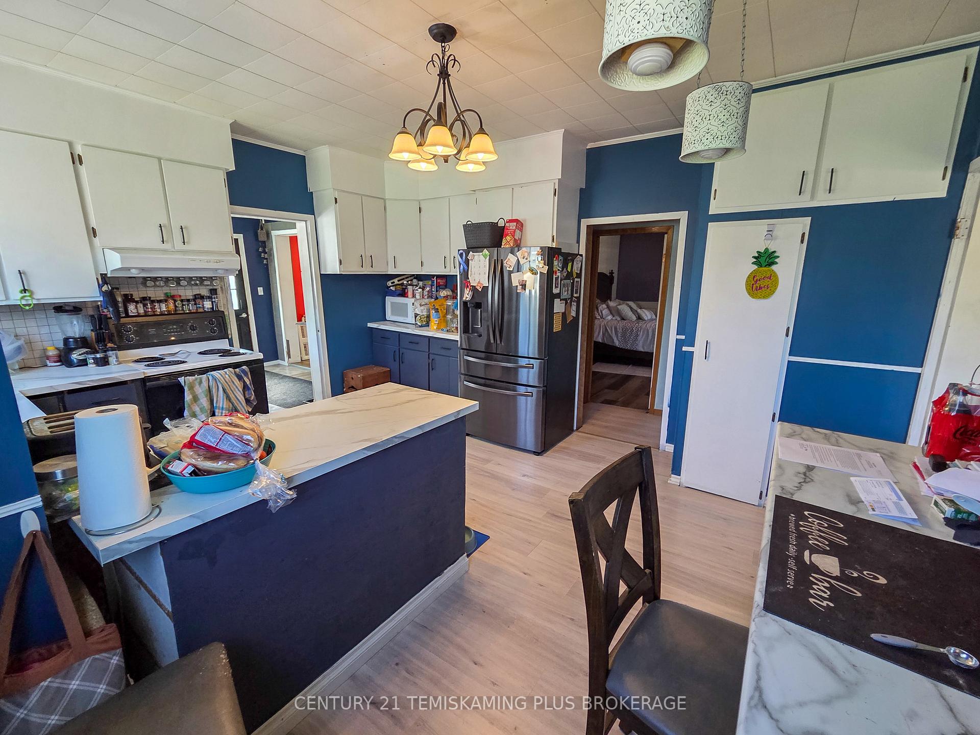 Photo 12 of 45 6th Avenue, Englehart — HOMEH
