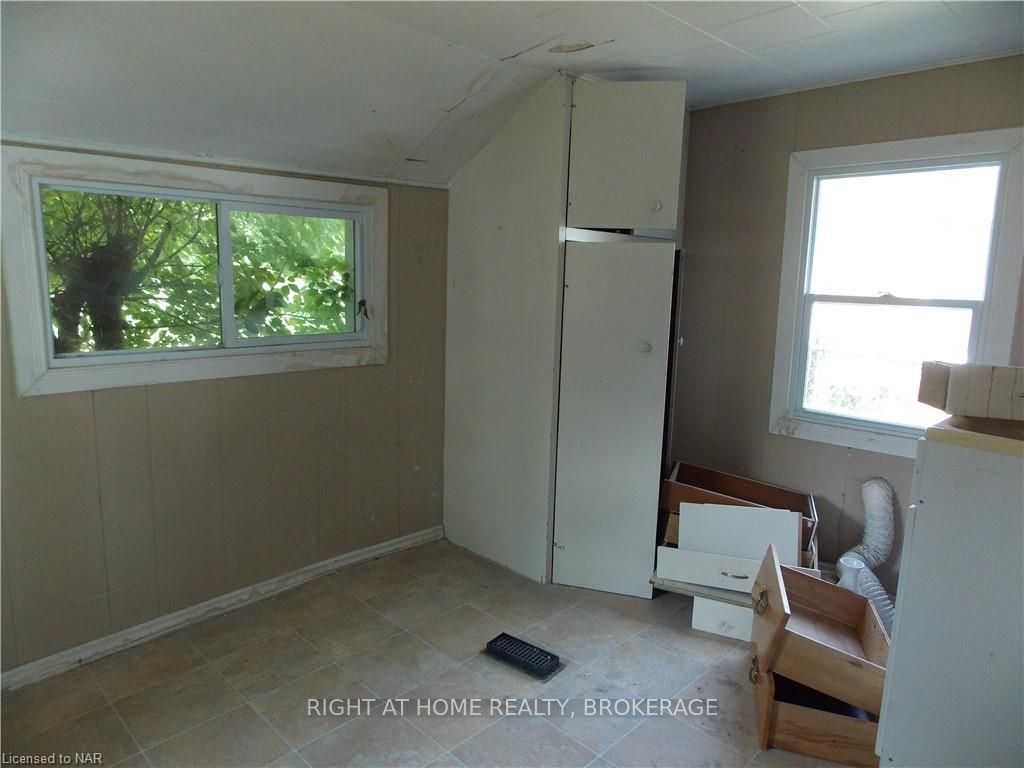 Photo 8 of 5 Tasker Street, St. Catharines, E. Chester — HOMEH