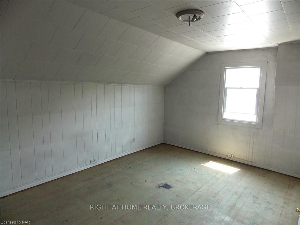 Photo 13 of 5 Tasker Street, St. Catharines, E. Chester — HOMEH