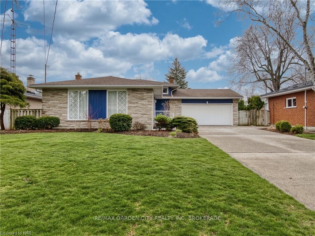 Photo 1 of 4 King'S Grant Road, St. Catharines, Lakeshore — HOMEH