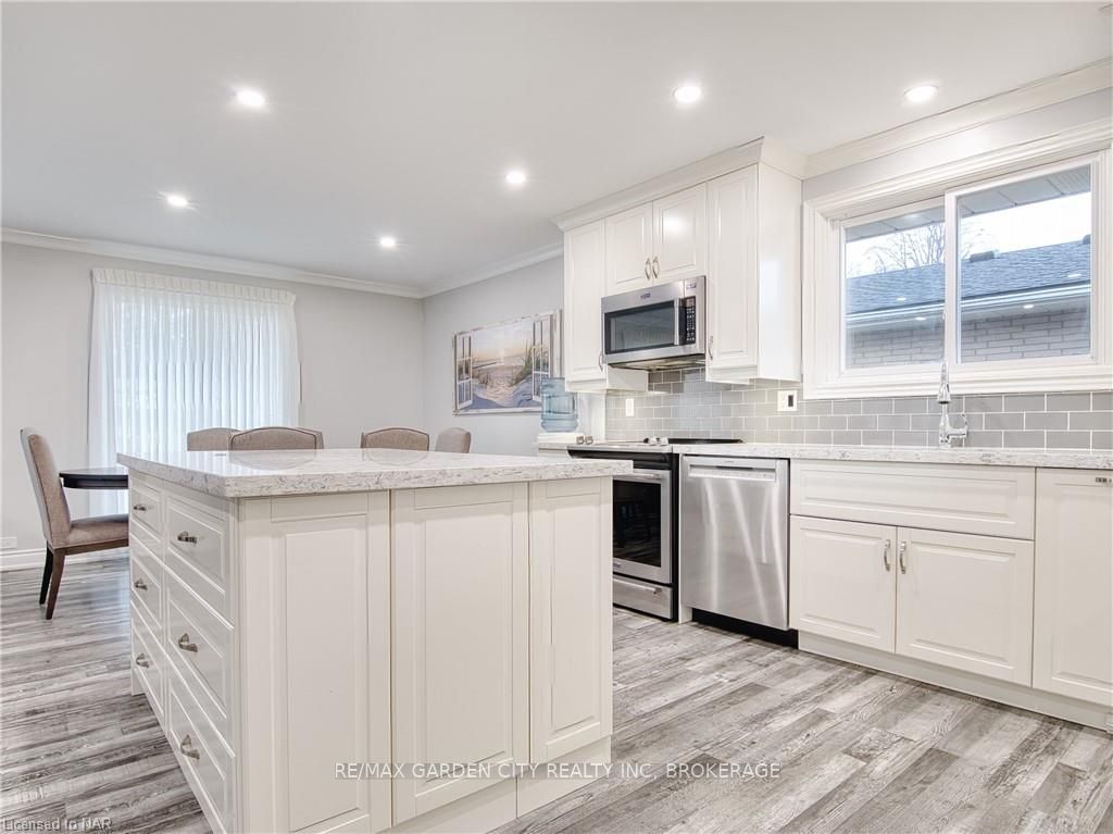 Photo 6 of 4 King'S Grant Road, St. Catharines, Lakeshore — HOMEH