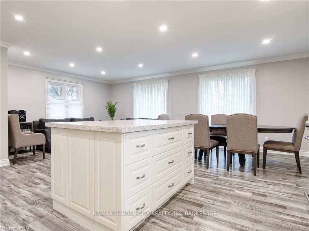 Photo 11 of 4 King'S Grant Road, St. Catharines, Lakeshore — HOMEH