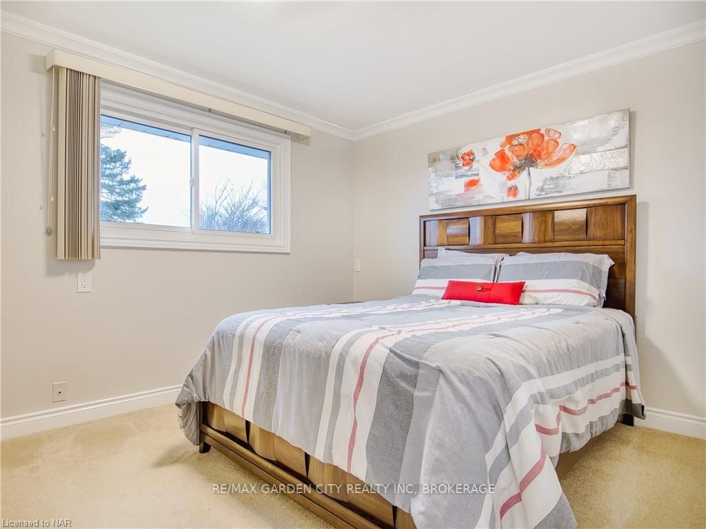Photo 18 of 4 King'S Grant Road, St. Catharines, Lakeshore — HOMEH