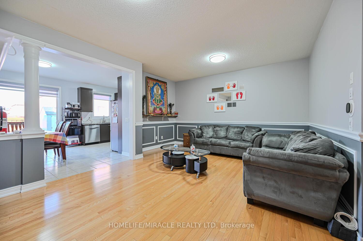 Photo 5 of 49 Lesabre Crescent, Brampton, Bram East — HOMEH