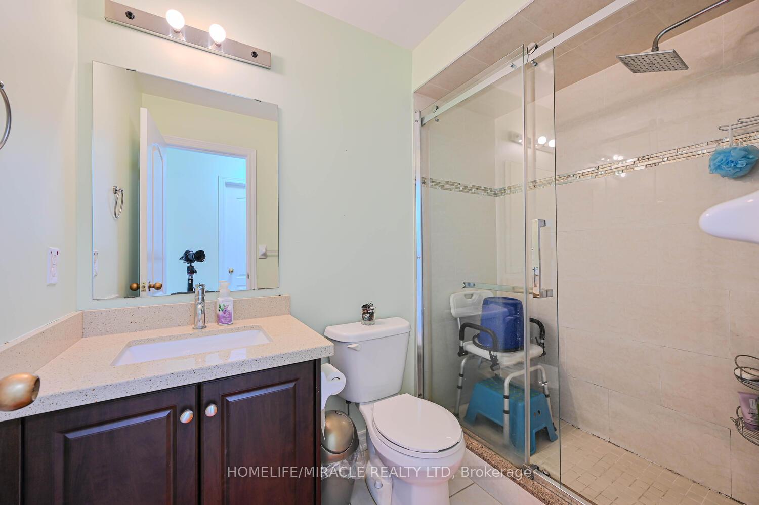 Photo 11 of 49 Lesabre Crescent, Brampton, Bram East — HOMEH