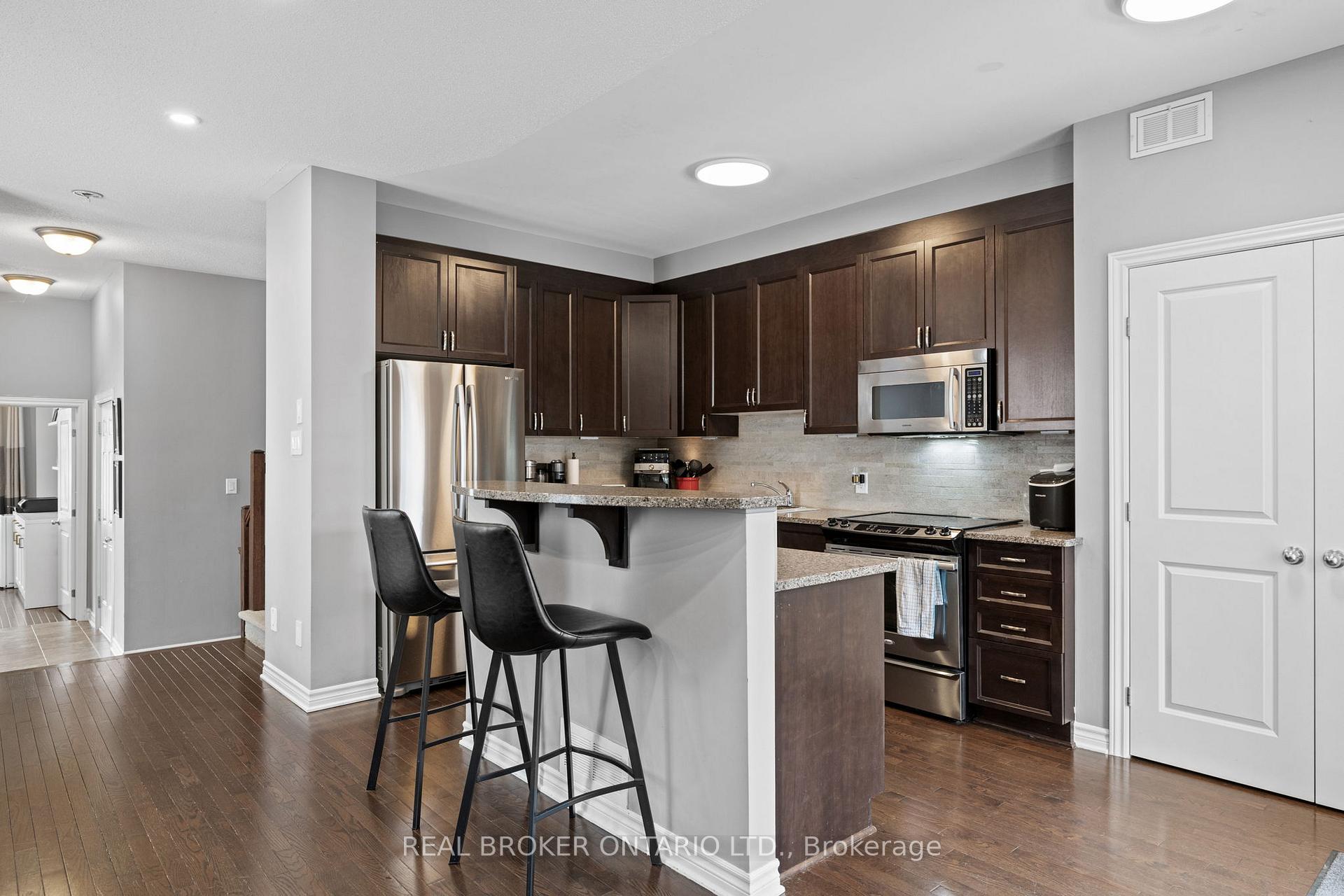 Photo 5 of 118 Mojave Crescent, Ottawa, Stittsville (North) — HOMEH