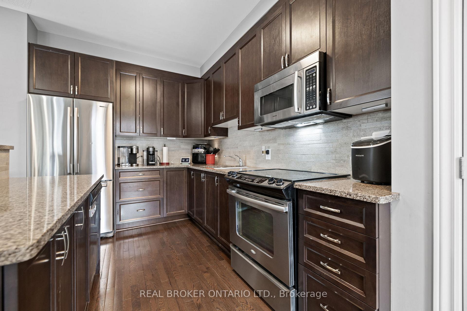 Photo 7 of 118 Mojave Crescent, Ottawa, Stittsville (North) — HOMEH