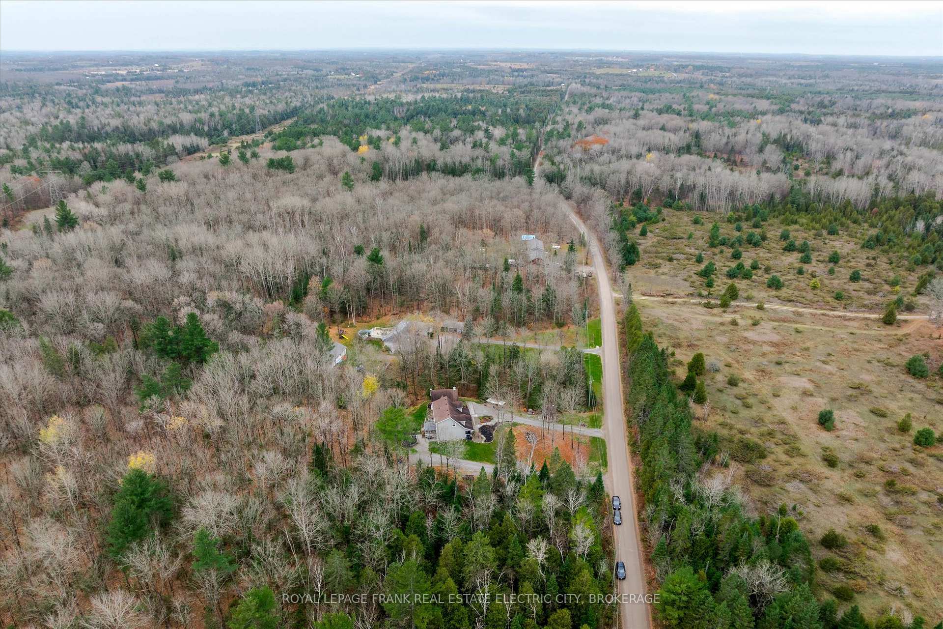 Photo 3 of 813 Centre Dummer Road, Douro-Dummer — HOMEH